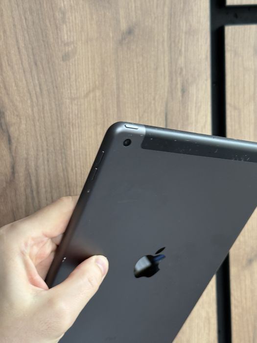 Apple iPad 7 128 gb Wi-Fi + LTE
