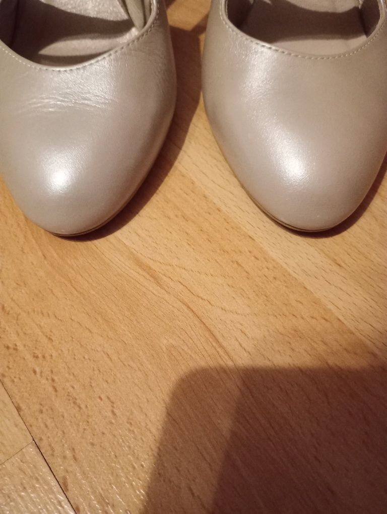 Buty Kotyl 37 perłowe