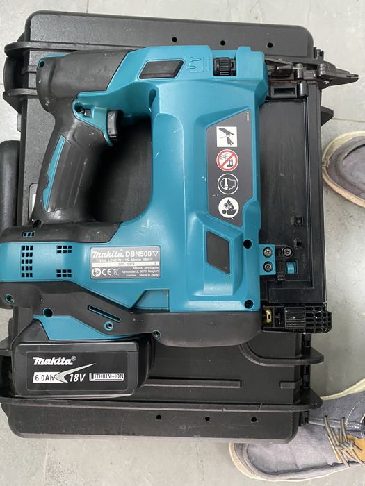Makita  18v DBN 500  gwozdziarka  body