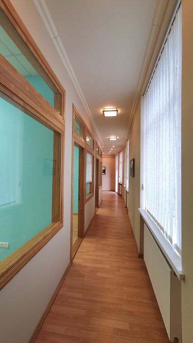 ПРОДАЖ КОМЕРЦІЙНОГО ПРИМІЩЕННЯ в центрі м Мукачево пл Кирила і Мефодія