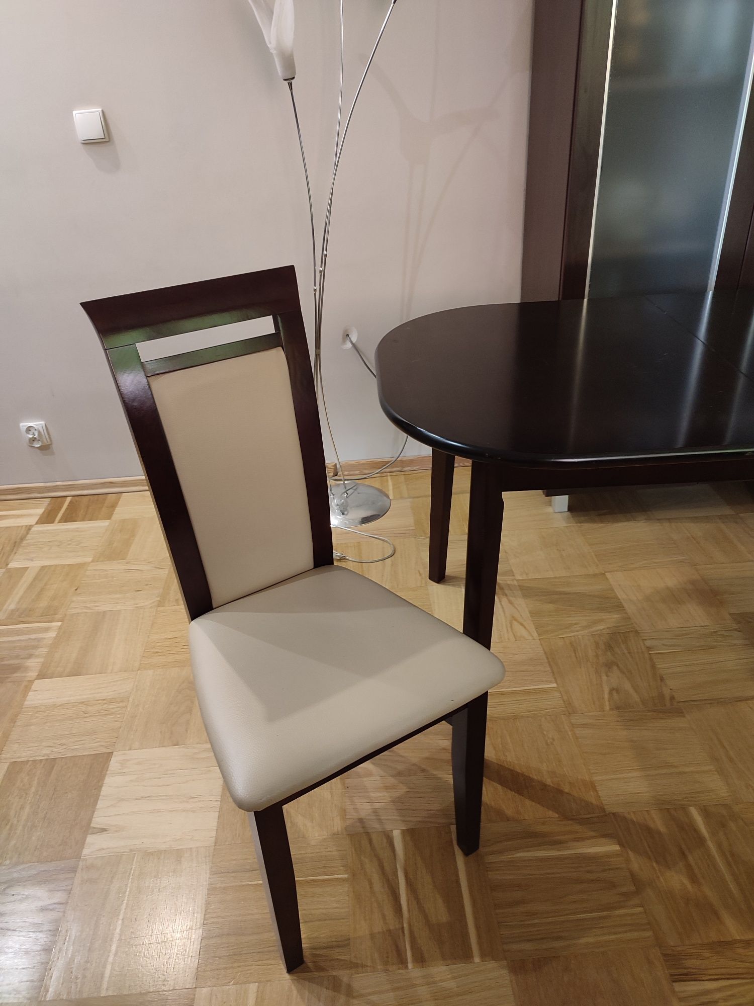 Stół rozkładany + 6 krzeseł