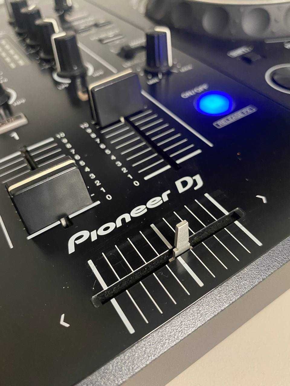 DJ-Контроллер Pioneer DDJ-400