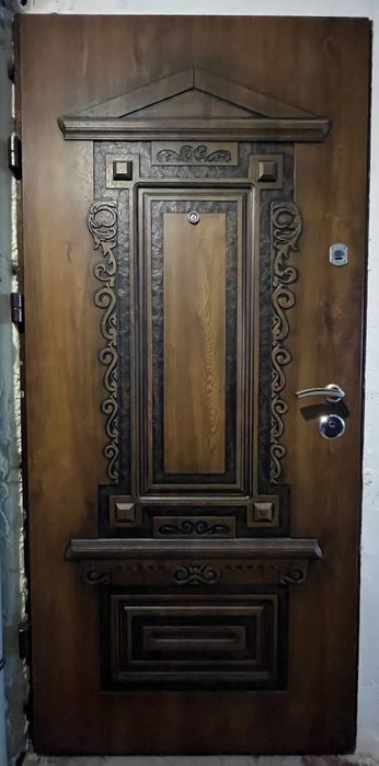 Вхідні двері дверь входная