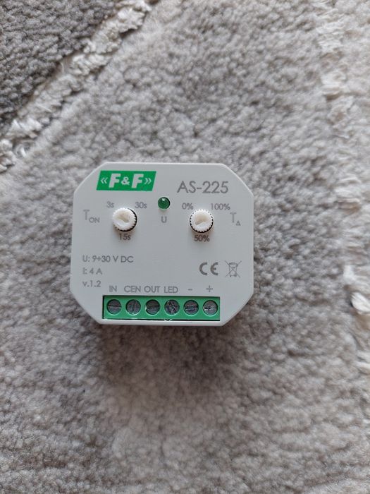 Kaskadowy sterownik oświetlenia schodowego do puszki fi60 4A 10-90s 9-