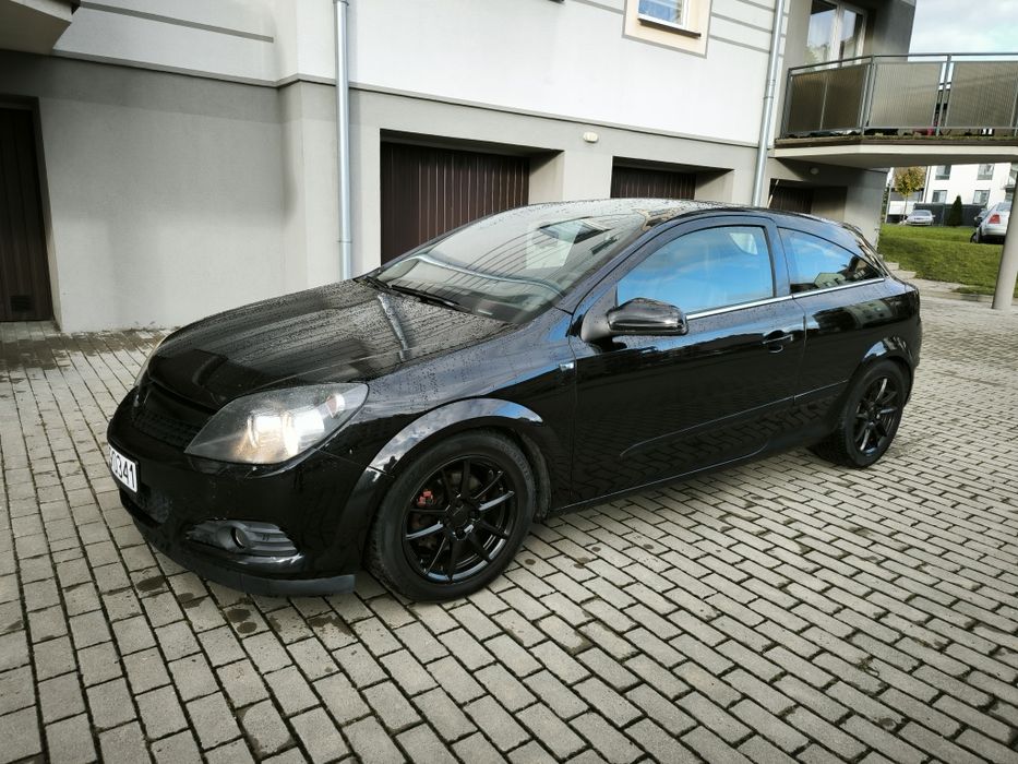 Opel Astra H GTC coupe