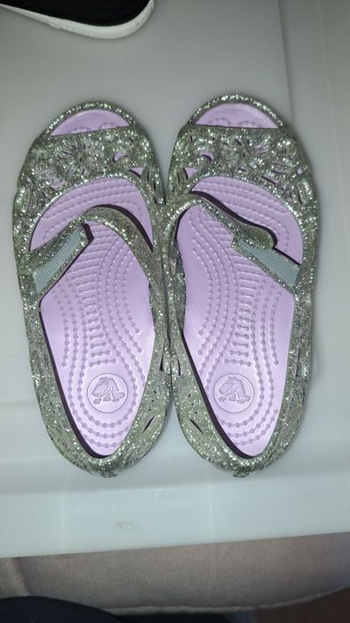 Pack de Crocs em Rosa e Prata