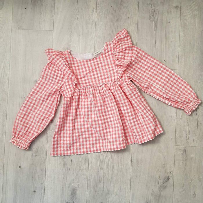 Кофтинка на 4-5 років  104-110 см на дівчинку