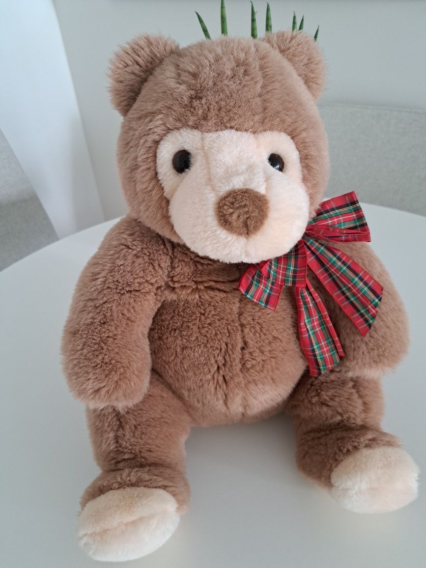 Peluche castanho