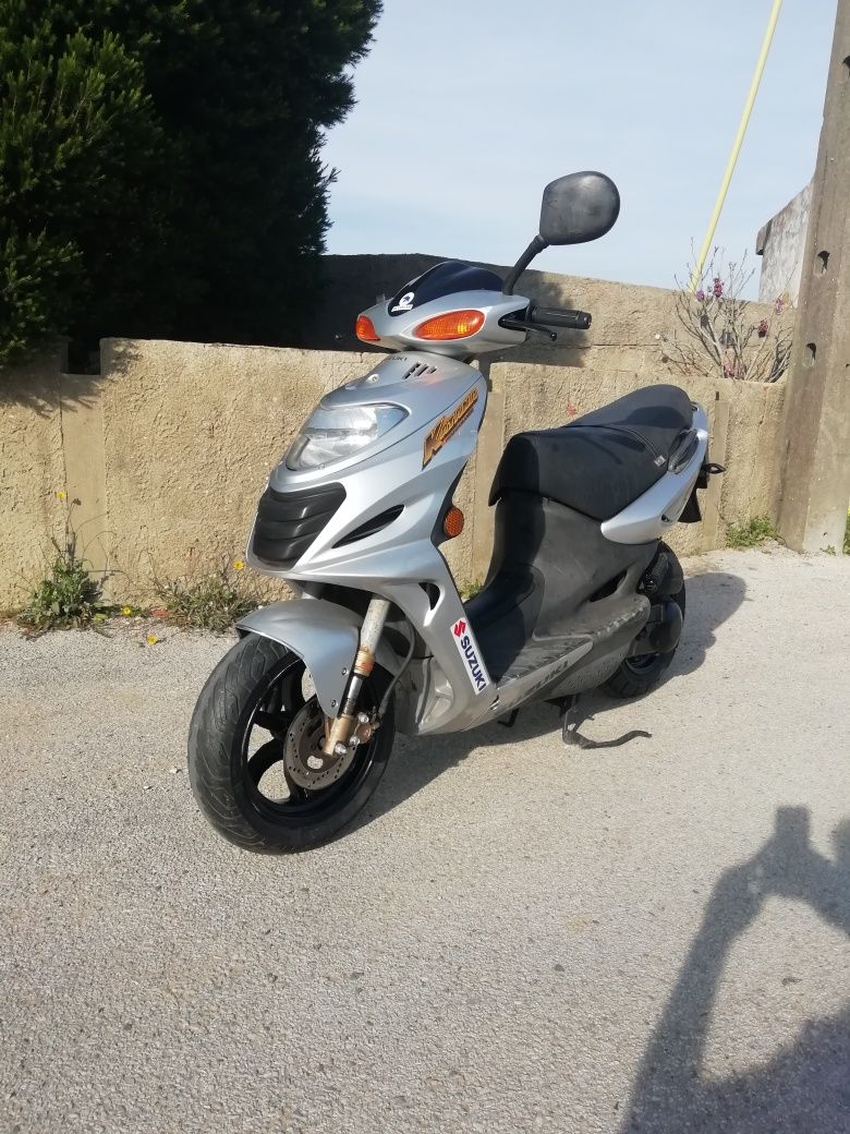 Vendo scooter suzuki katana 50cc