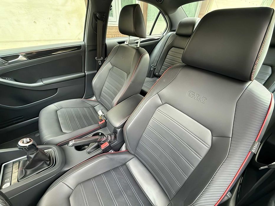 Volkswagen Jetta GLI      2015