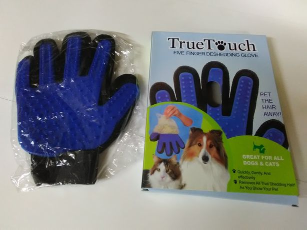 Перчатка для вычесывания шерсти кошек/собак True Touch