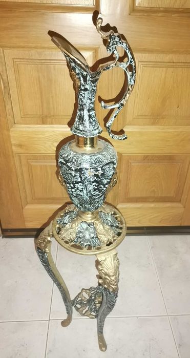 Peças decorativas - Suporte com Jarro e pavões em Metal