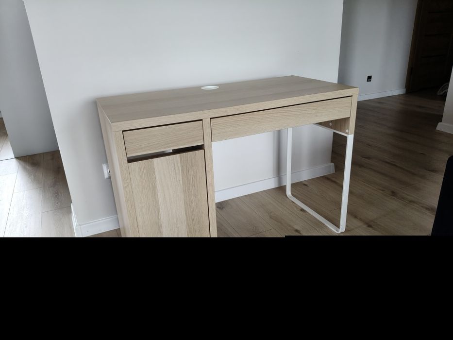 Biurko Ikea MICKE imitacja dębu ( jak nowe)