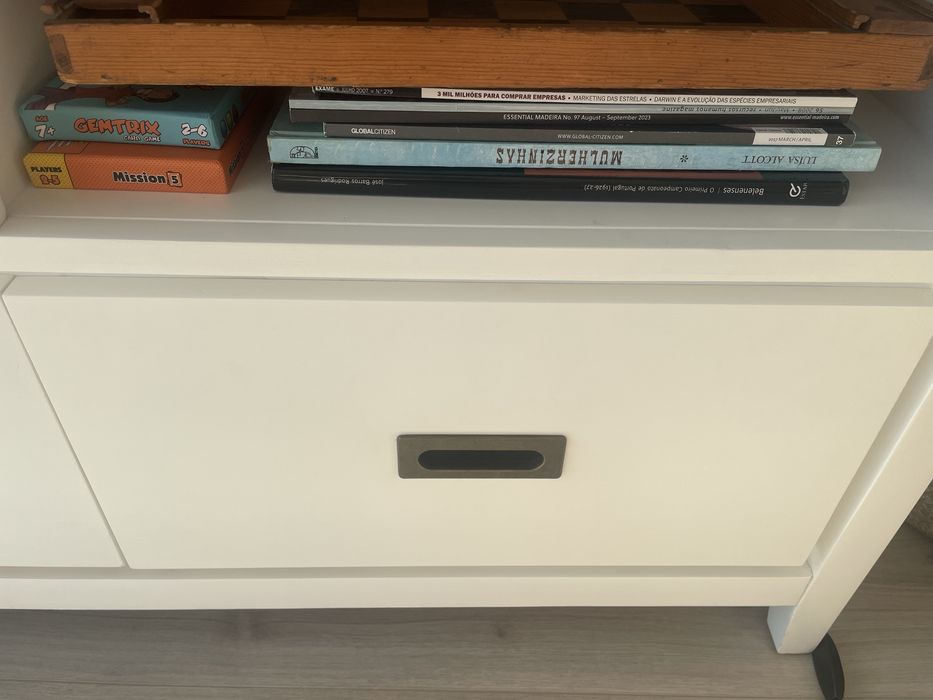 Móvel TV branco 160cm