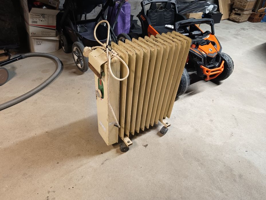 Grzejnik olejak, ogrzewacz wewnętrzny