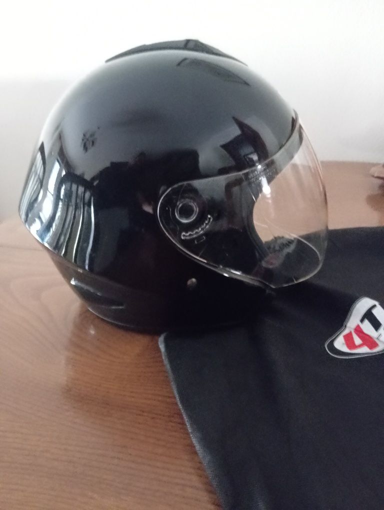 Capacete mota ATeam praticamente NOVO
