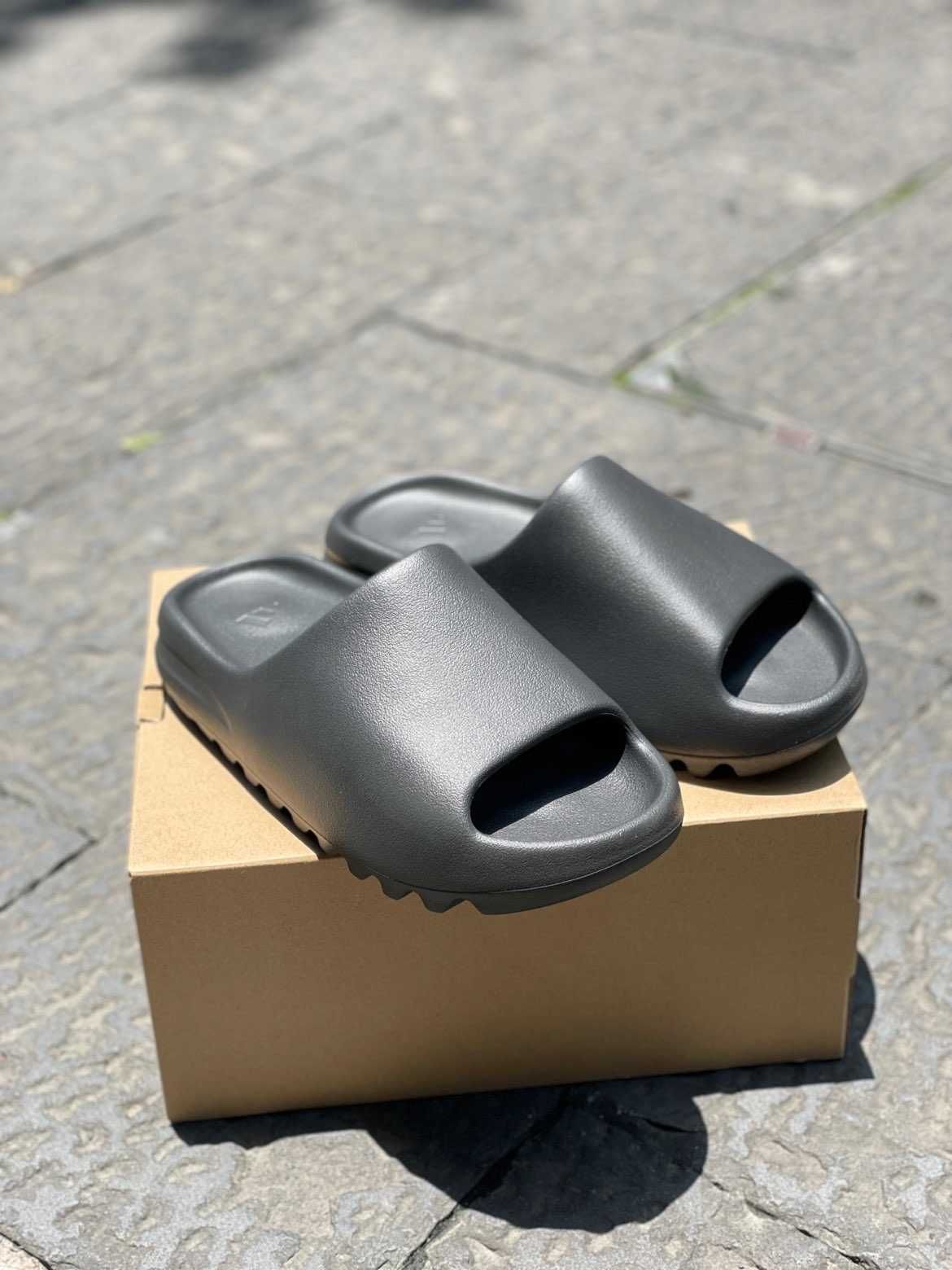 YeezyBoostSlide*Adidas OnyxUnisexTrampki r.39