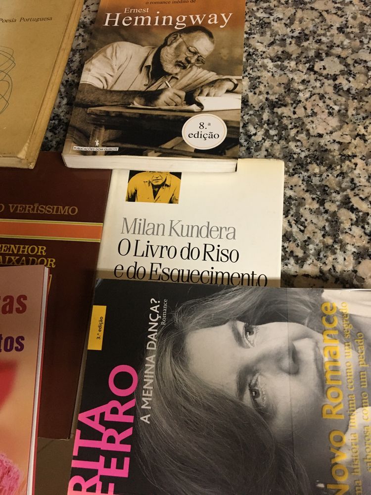 Livros de diferentes categorias