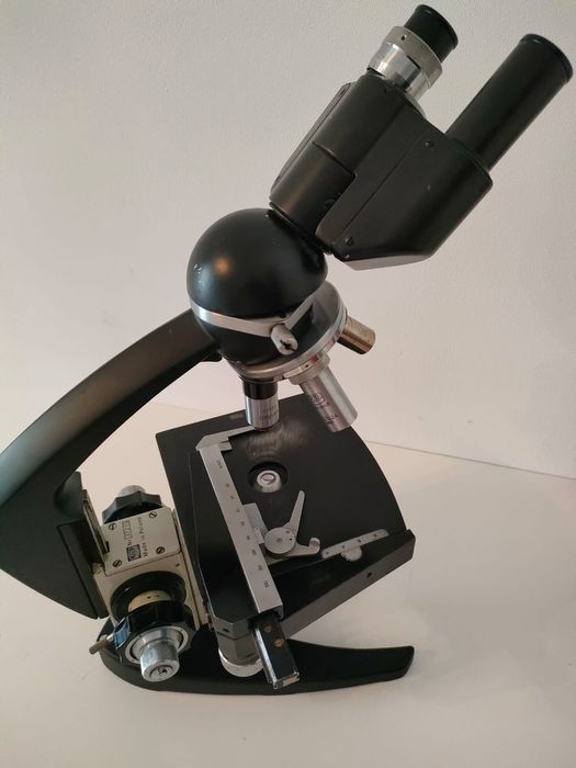 Mikroskop laboratoryjny PZO