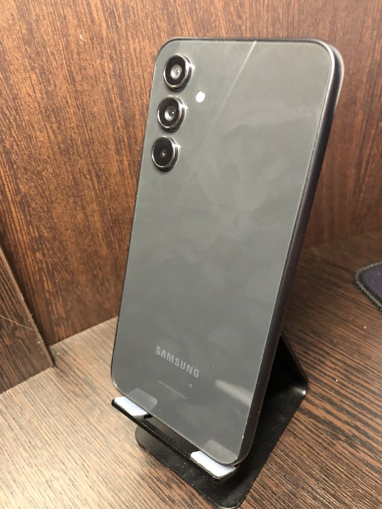 Продам телефон Samsung GALAXY A54 5 G 8/256