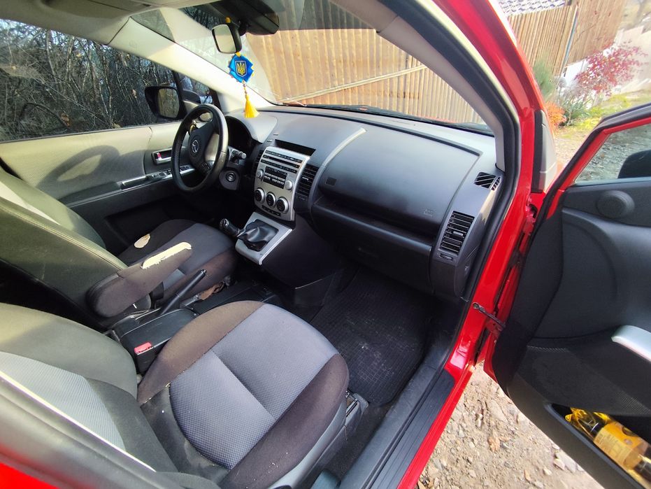 Продам mazda 5 2005 рік 2.0