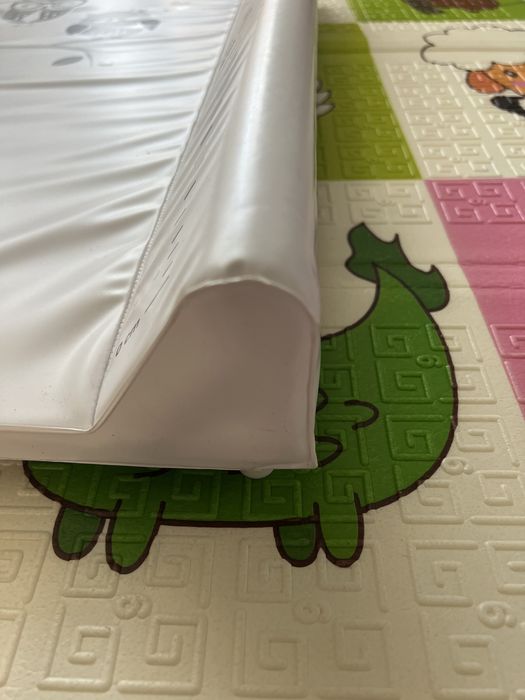 Пеленатор на комод чи ліжечко