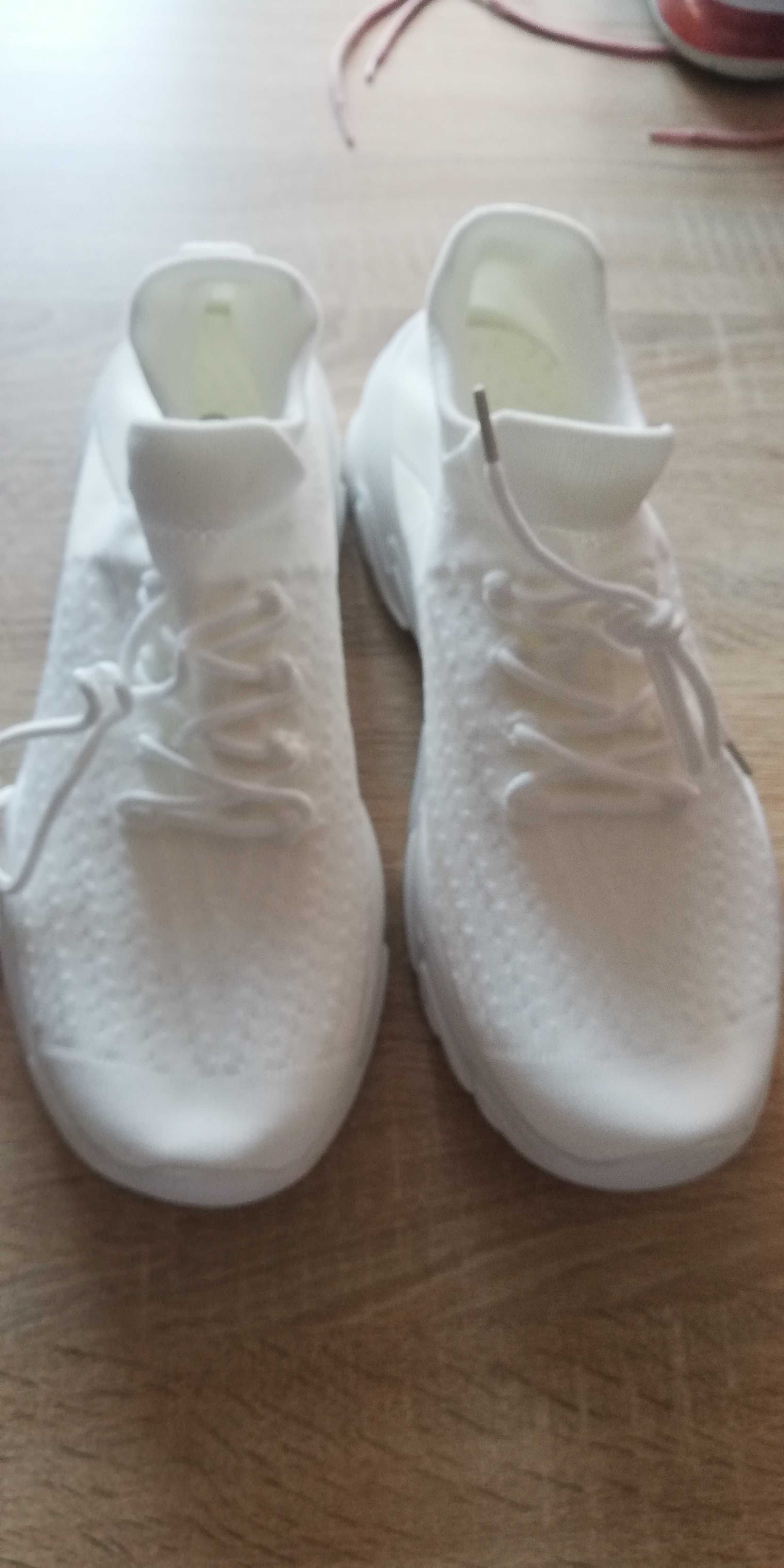 Buty męskie 44 nowe białe siatkowe