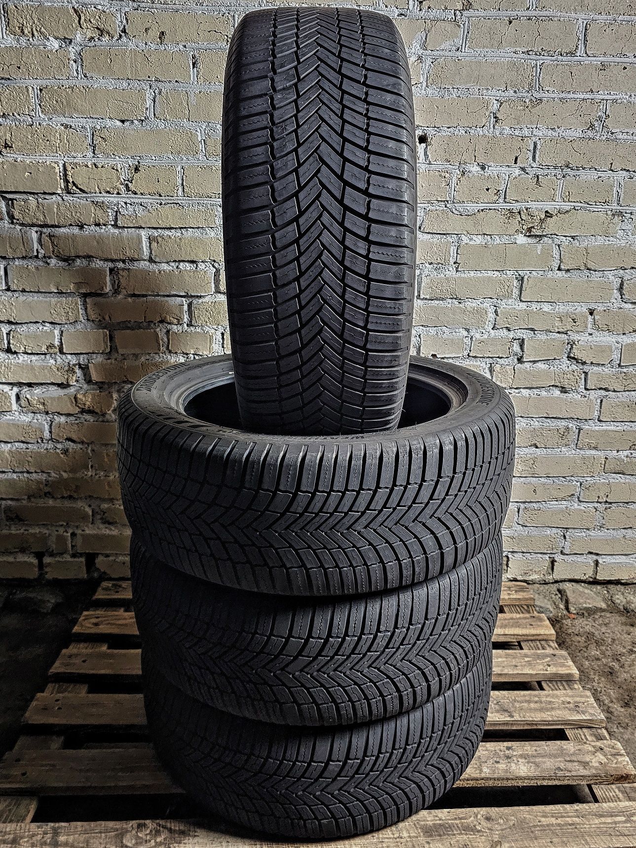 Шини 235/50r19 Bridgestone | 2021 | 7/6mm | Spain | Преміум всесезонка
