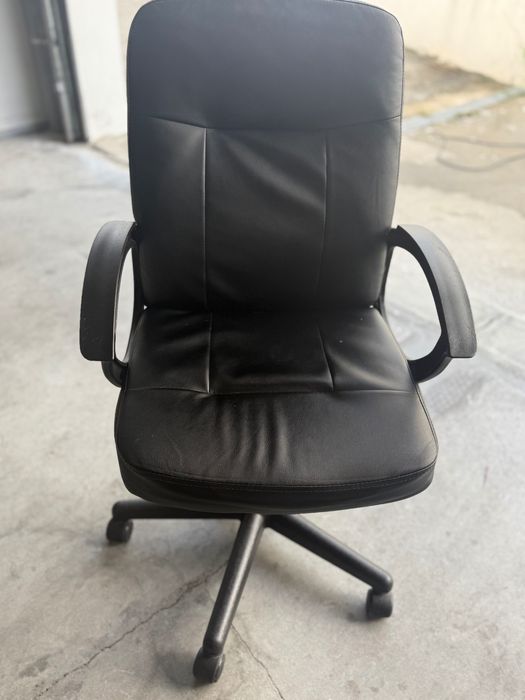 Cadeira giratória elevatória