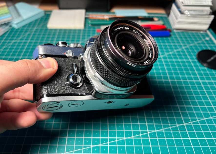 (Checked) Olympus OM-1