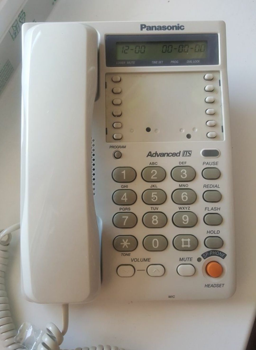 Проводной телефон Panasonic KX-TS2365RUW