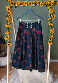 Vintage czarna  spódnica damska Midi prazkowana w kwiaty Rozkloszowana