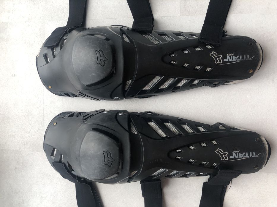 Joelheiras fox titan pro