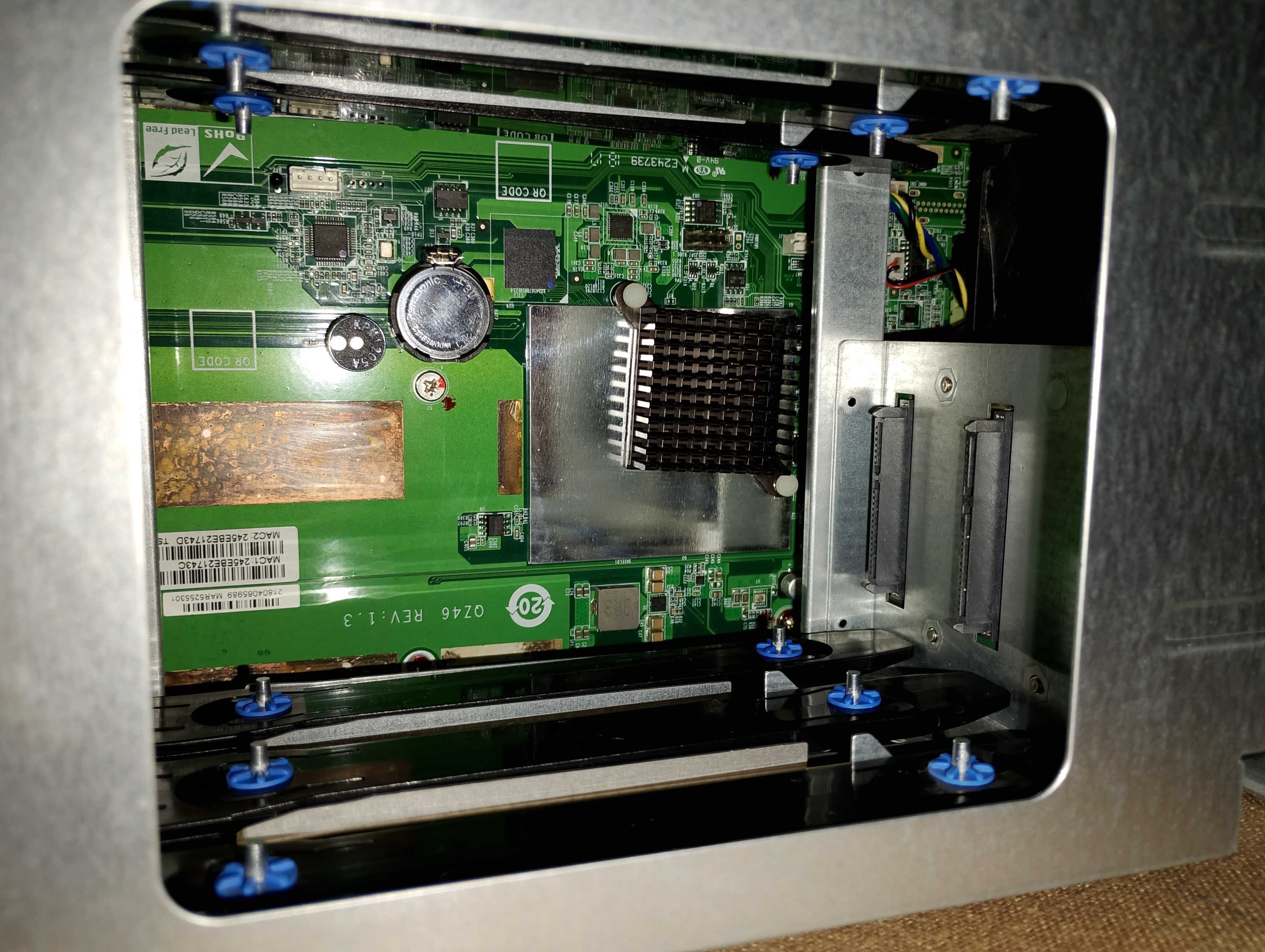 NAP TS-328 4x1,4 GHz 2 GB DDR4 RAM 3xBay Nas