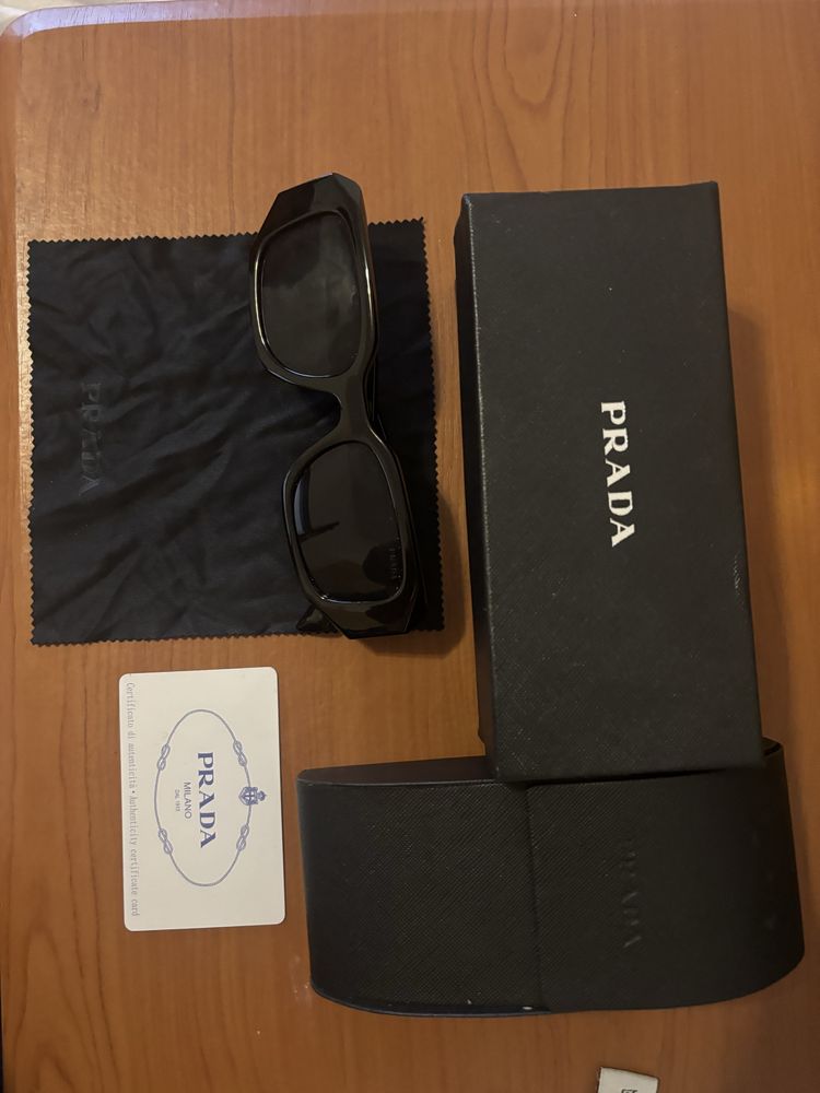 oculos prada preto