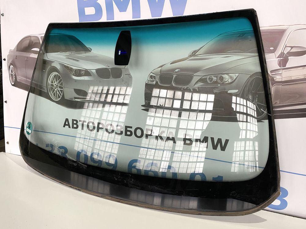 Лобове Скло BMW E60 E61 Лобовое Стекло БМВ Е60 Е61 з Датчиком Дощу