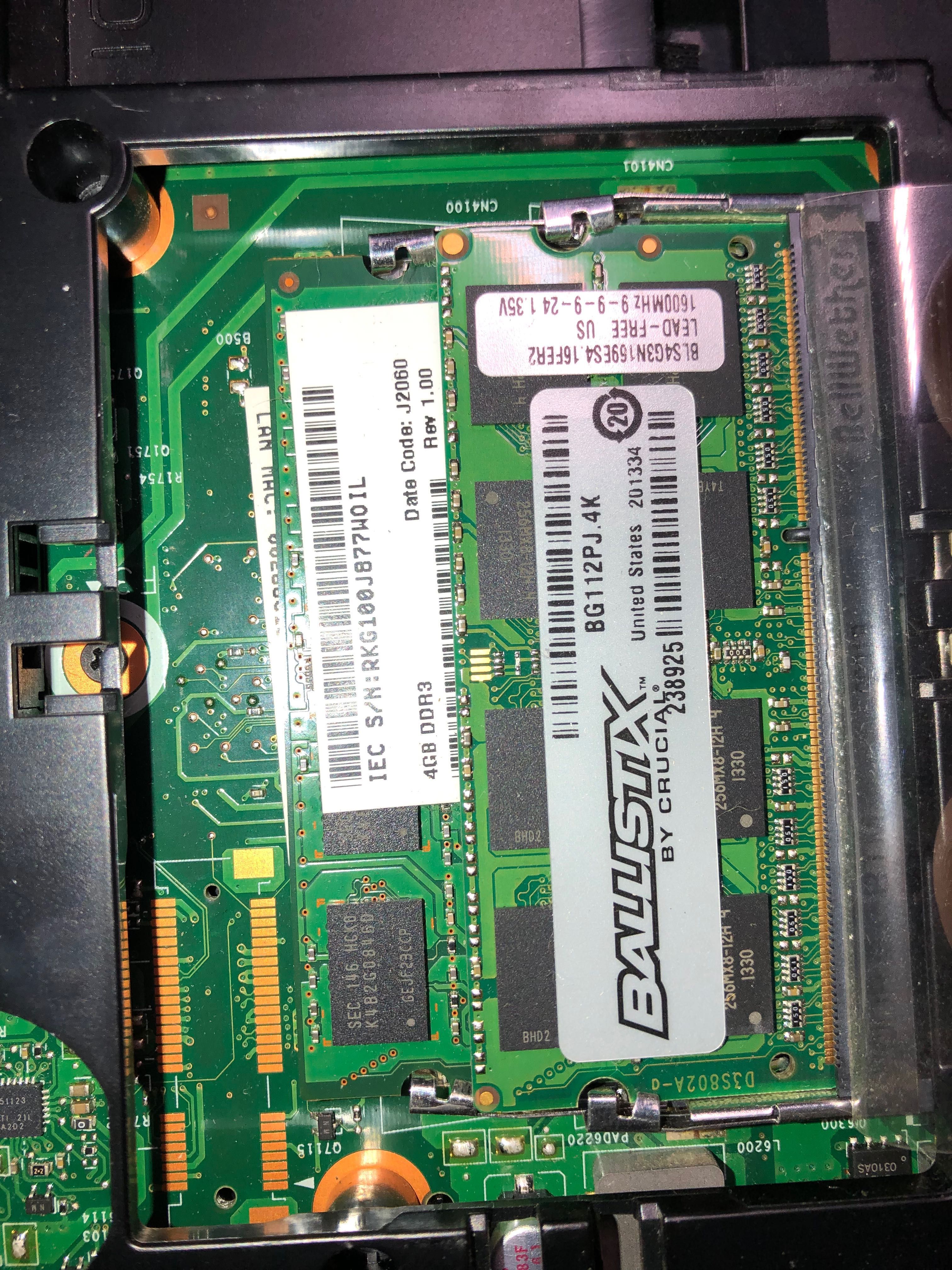 Toshiba satellite L855-11K (no hdd)