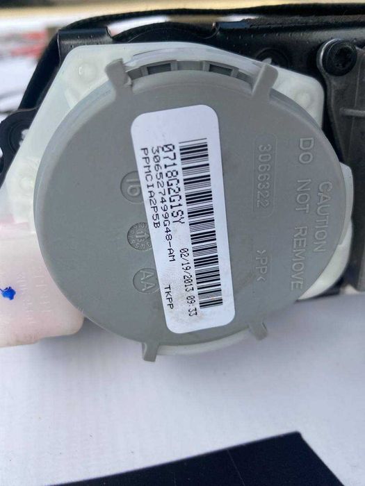 Ремні безпеки перед Ауді Q5 правий 8A0857732 лівий 8R1857705J