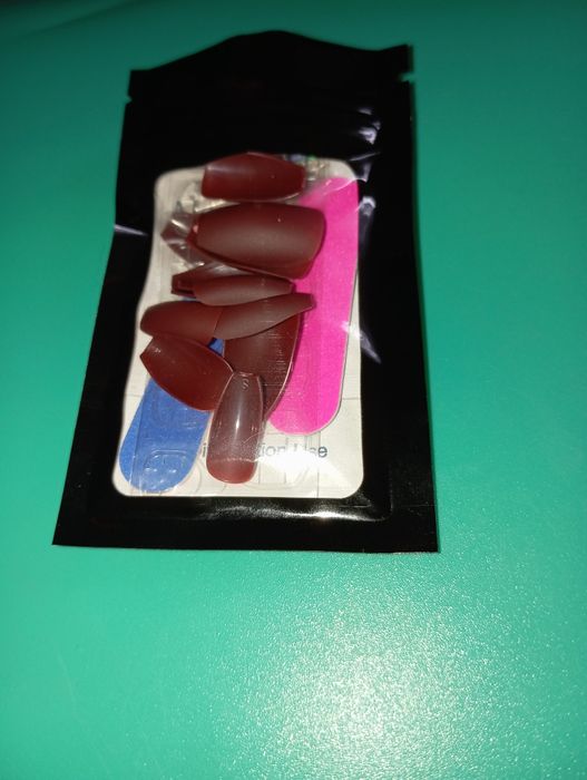 Zestaw 12 szt czekoladowych paznokci matowych + gratisy