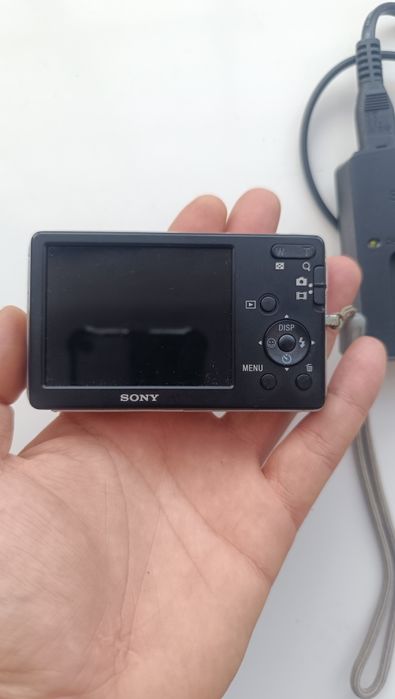 Máquina digital Sony cybershot dsc-w310 prateada com cartão de memória