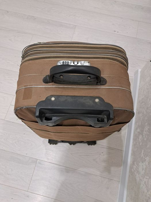 Чемодан,  сумка на колесах, валіза на колесах