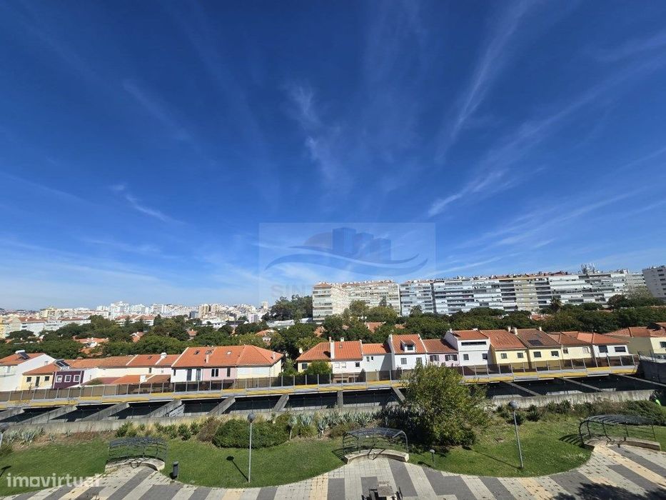 Fantástico T2 junto a Benfica em Prédio com 2 elevadores e 2 grande...