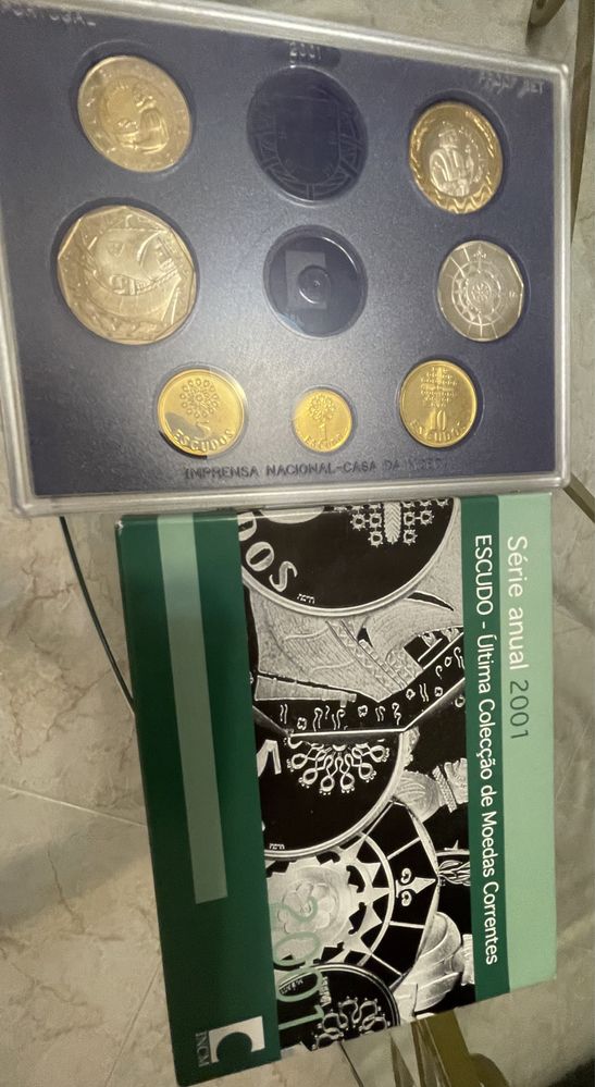 Escudo - ultima colecão de moedas correntes - 2001