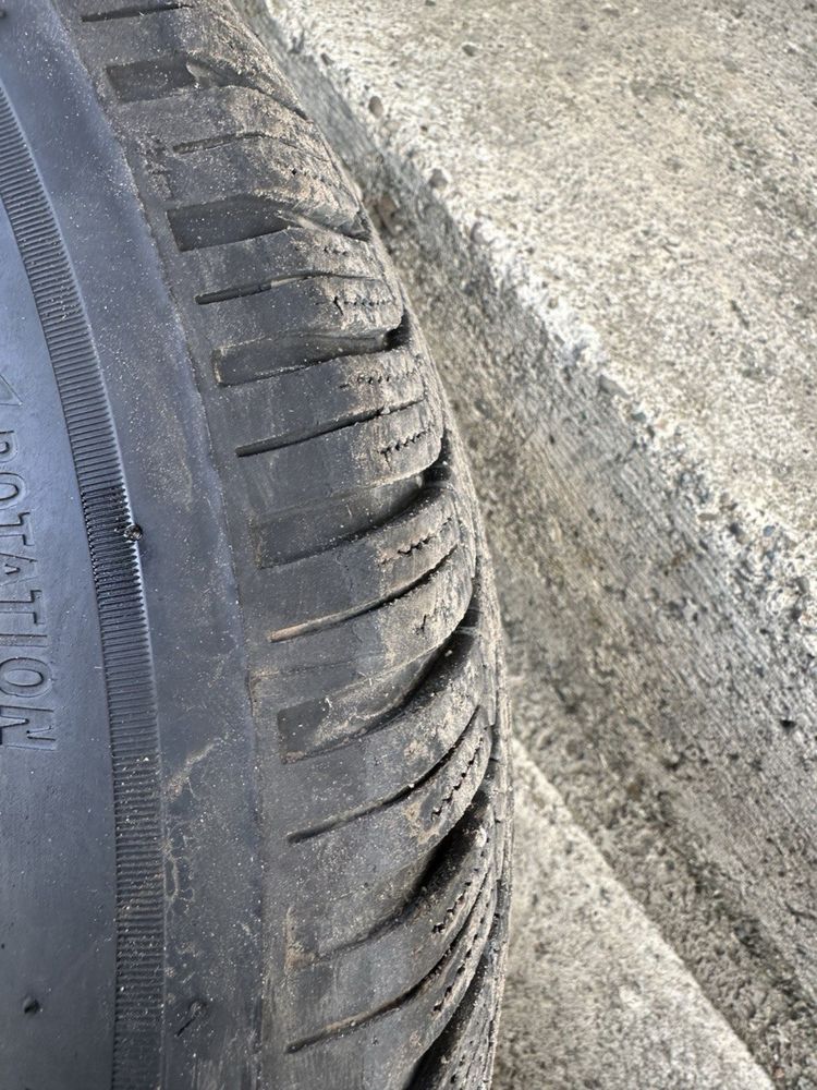 Продам зимову резину BRIDGESTONE 195*65*r15