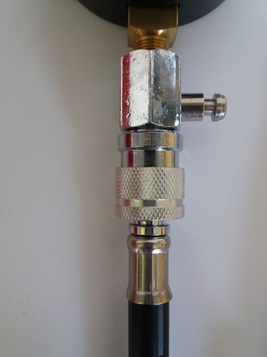 Компрессометр для бензиновых  двигателей  INTERTOOL  АТ- 4001