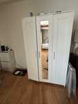 Roupeiro 3 portas Ikea Brimnes