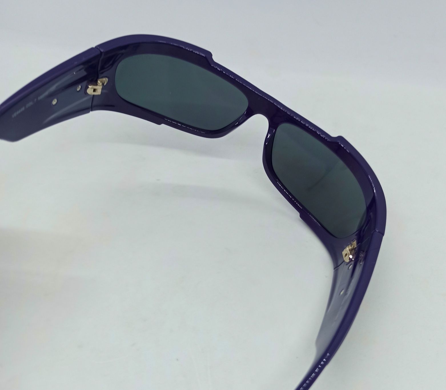 Versace очки унисекс темно фиолетовые обтекаемые модные с золотым лого