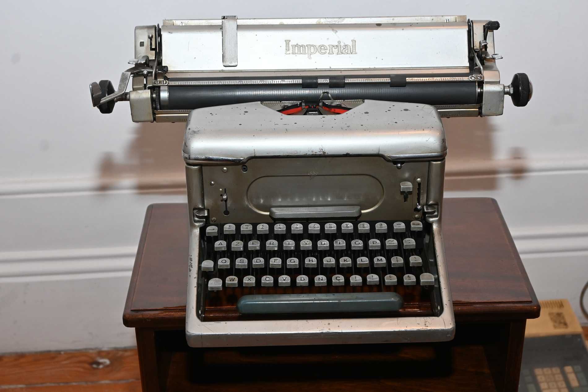 Máquina de escrever IMPERIAL 65