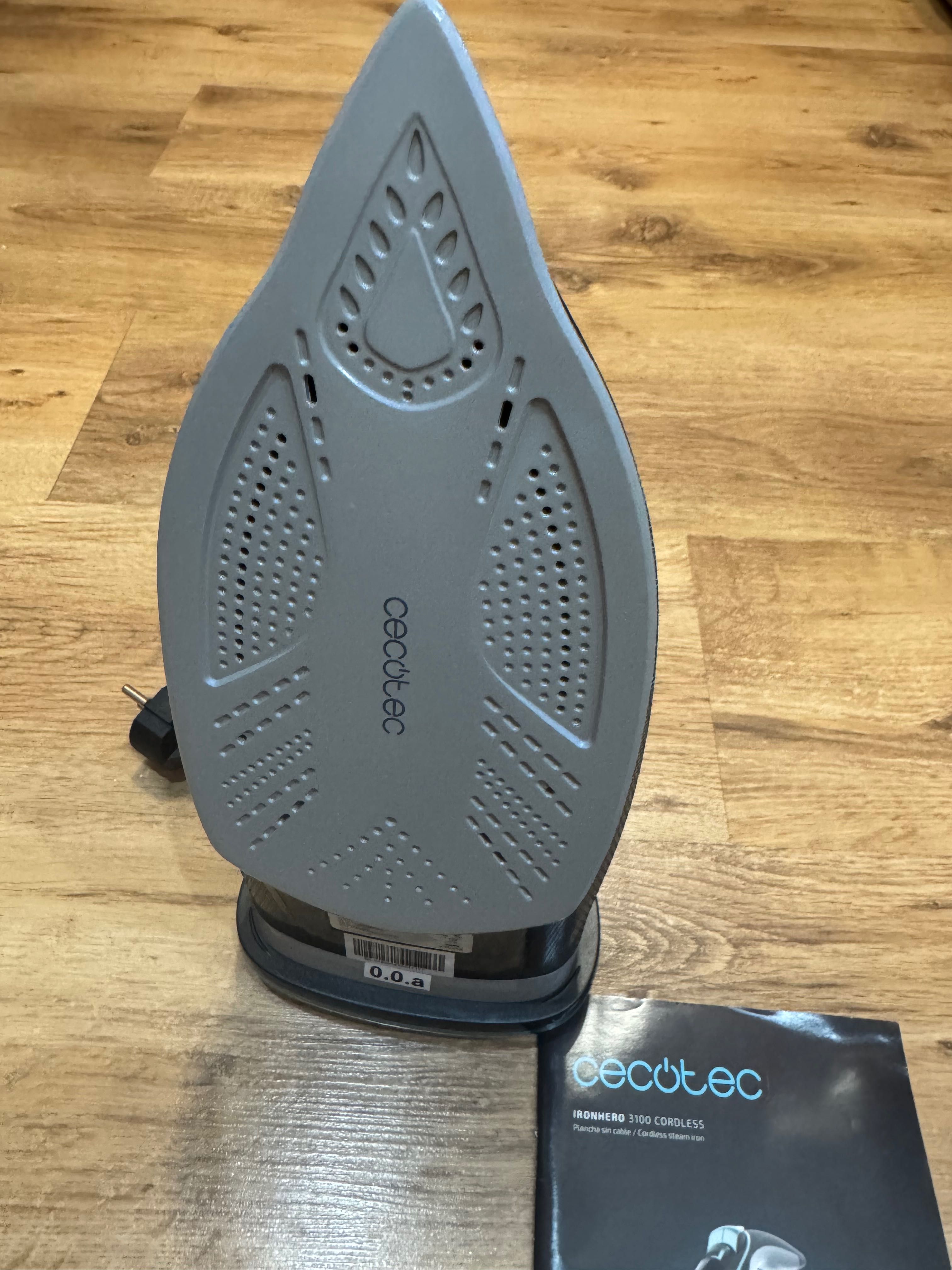 Żelazko parowe Cecotec , ubrania steam3 d
