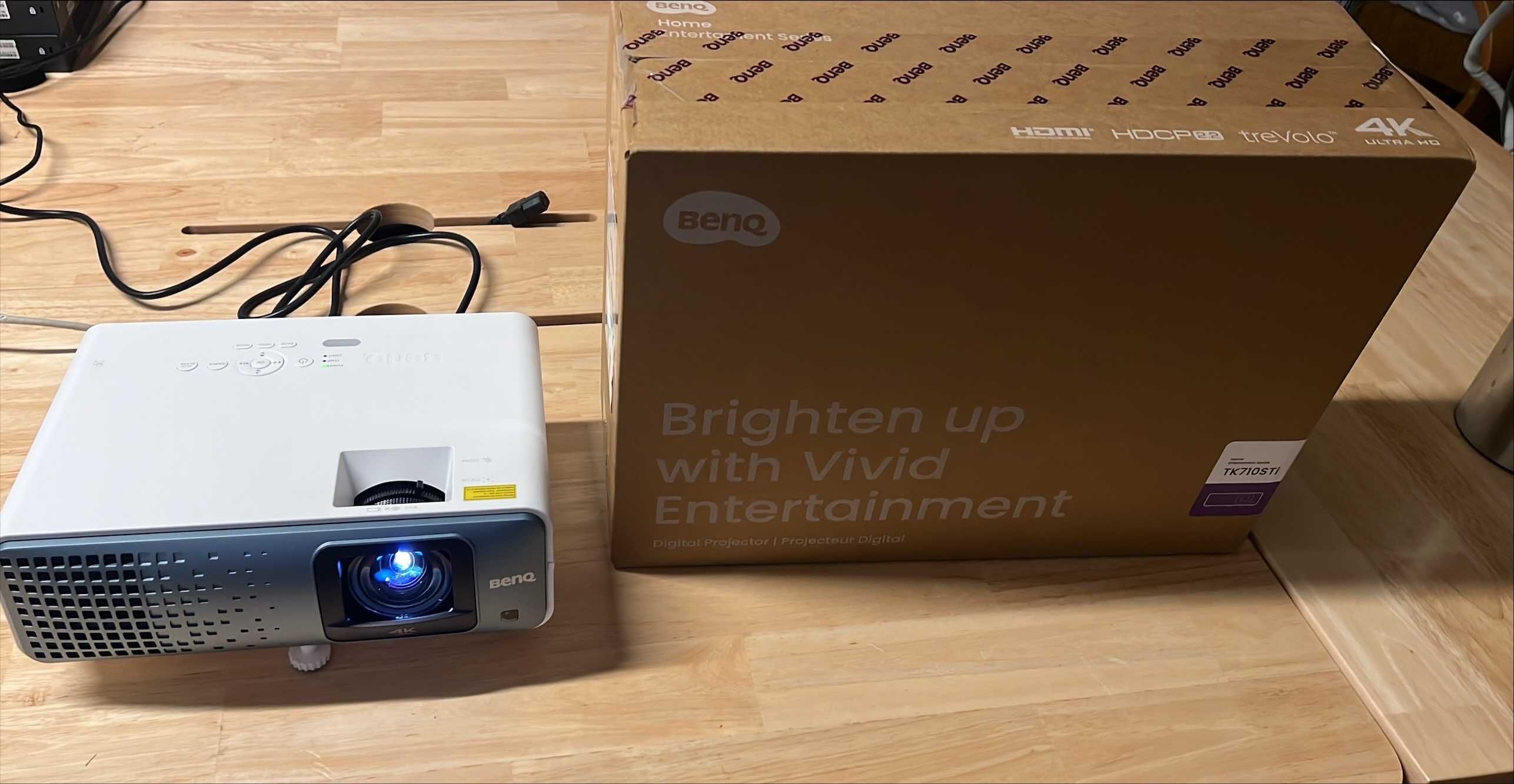 Projektor BENQ TK710STI LASER 3200ANSI/4K/HDMI/ Android TV